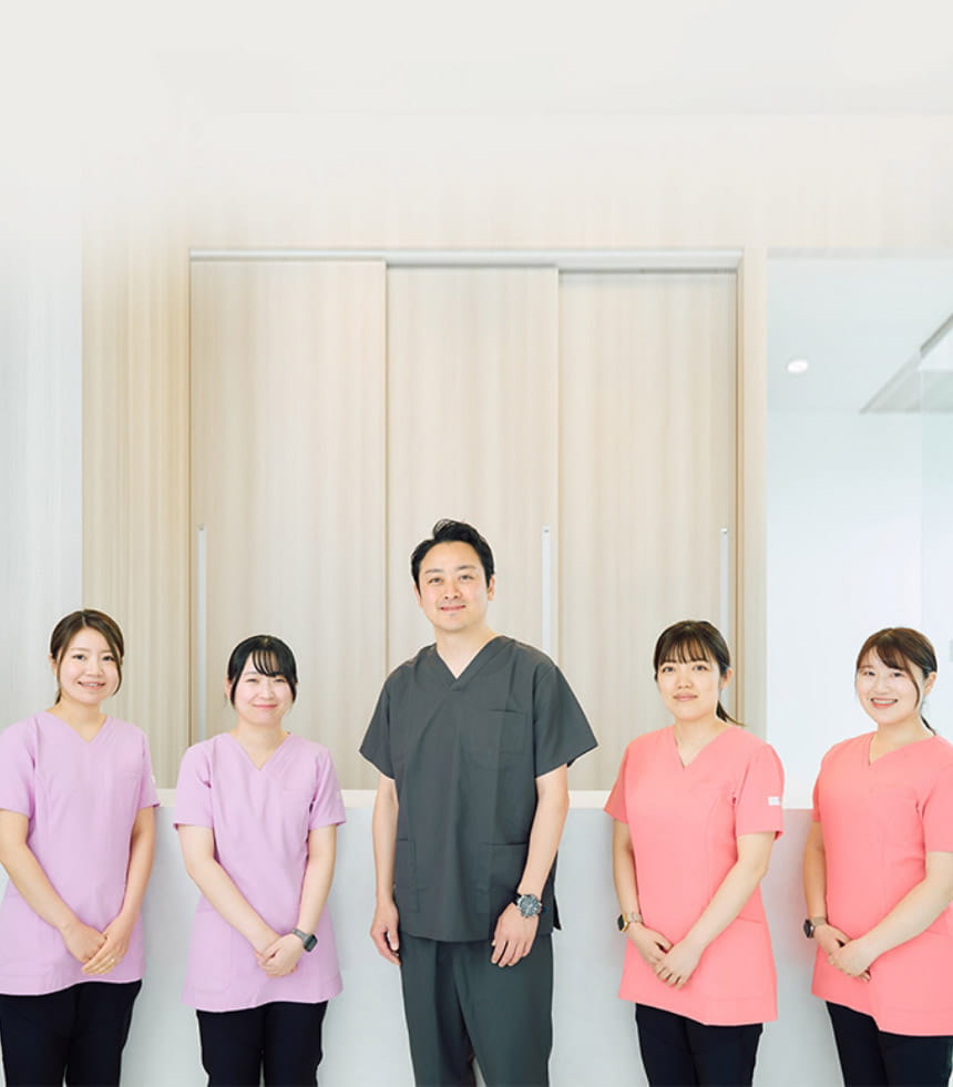 国分寺の歯医者、こばやし歯科医院のスタッフ集合写真